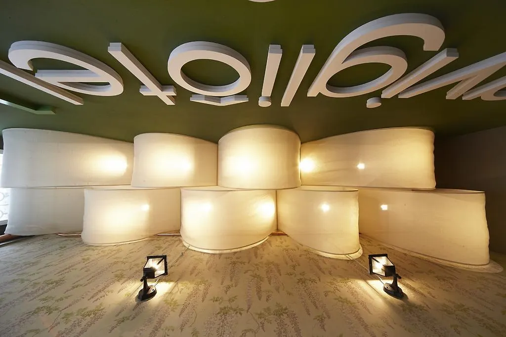 Navigliotel 19 - Rooms & Suites Милан Италия
