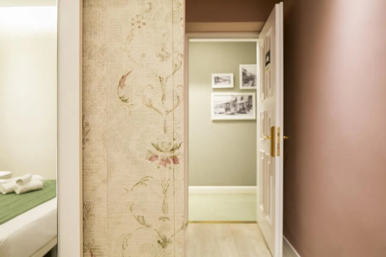 Navigliotel 19 - Rooms & Suites Милан 2*,  Италия